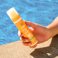Australian Gold nozzle close-up showing fine mist texture and lightweight finish benefit