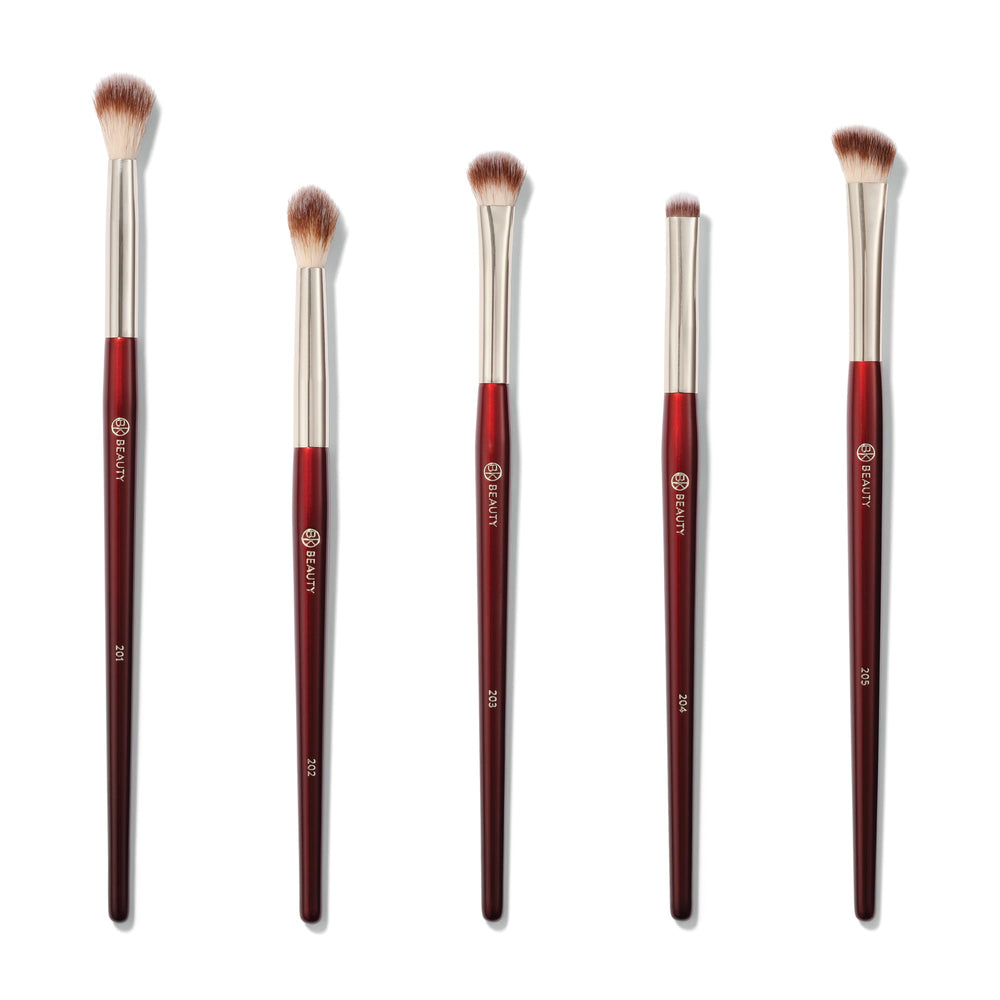 BK BEAUTY front view of the five-piece eyeshadow brush set showing included brushes and packaging benefit tidy storage