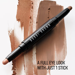 Bobbi Brown application demo of fingertip blending showing easy, brush-free blending