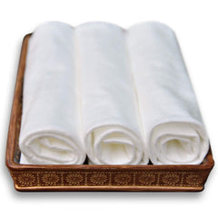 DAVELEN single towel unfolded to display full 32x16 inch coverage and softness