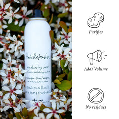 Davines spray mist close-up demonstrating fine, even dispersion