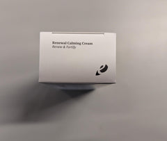 Colloidal oatmeal ingredient close-up highlighting Epionce calming benefits