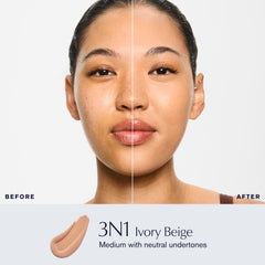 Estée Lauder Double Wear mini cap and nozzle close-up for precise, no-mess application