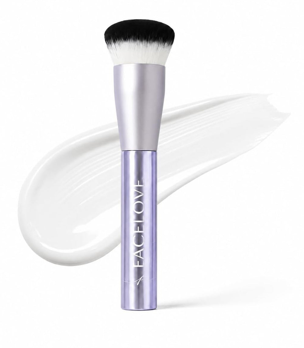 FACELOVE foundation brush front view showing ergonomic shape and easy handling benefit