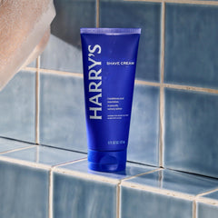 Harry's tube label close-up showing scent and clean ingredient benefits
