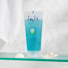 Inis pump and cap detail emphasizing easy dispensing and travel convenience