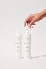 INNERSENSE Clarity conditioner pouring texture showing rich moisture and lightweight feel