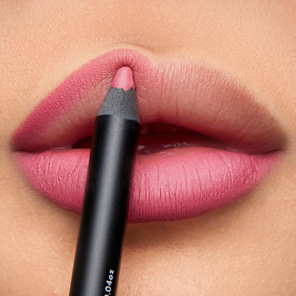 K7L front view of lip crayon showing shape and shade for easy selection
