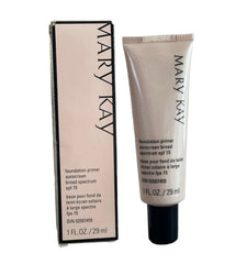 La La Crown primer front packaging showing SPF 15 and smooth-finish benefit
