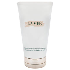 La Mer pump close-up demonstrating easy dispensing and controlled product use