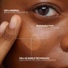 La Roche-Posay tube cap detail emphasizing leak-proof travel convenience