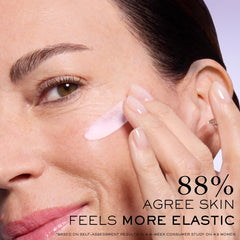 Lancôme cream texture close-up illustrating silky finish and quick absorption benefit