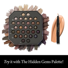 LAURA GELLER fingertip applying primer showing easy blending and prep benefit