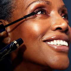 LAURA GELLER NEW YORK mascara wand detail with wavy fibers for precise coating