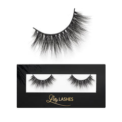 Lilly Lashes front packaging showing product and branding benefit visibility