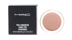 MAC Paint Pot Painterly creamy texture close-up demonstrates smooth blendability benefit