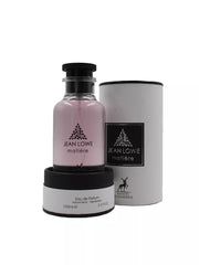 Maison Alhambra angled close-up on glass and label highlighting texture and detail
