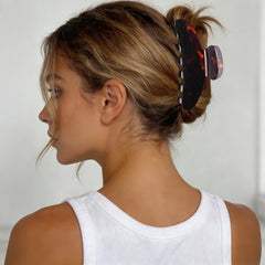 MAORULU clip securing half-up hairstyle for neat, all-day wear