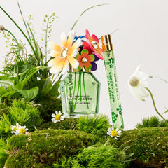 Marc Jacobs Daisy Wild perfume spray stream in motion benefit: precise, no-waste application
