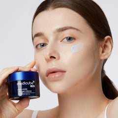 medicube open cap revealing product consistency for fast absorption benefit