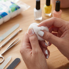 MediZONE cotton removing makeup illustrating gentle, lint-free performance