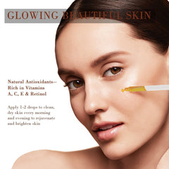 MMPANG oil texture on fingers demonstrating lightweight absorption and smoothness