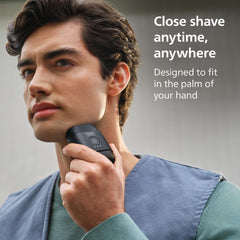 Philips Norelco 500 close-up of 3D floating shaving head for gentle contact