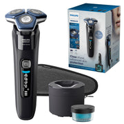 Norelco 7600 front view showing ergonomic grip and shaver heads for improved handling