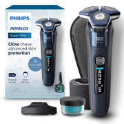 Norelco 7800 front profile showing ergonomic grip and quick-access controls for comfortable handling