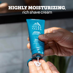 Oars + Alps aloe close-up highlighting soothing, hydrating benefit