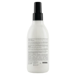 Oligo Professionnel mist texture close-up demonstrating lightweight finish