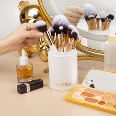 OMANIAC close-up of synthetic bristles soft texture for smooth application benefit