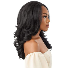 Outre Neesha cap laysflat detail demonstrating close-to-scalp fit benefit