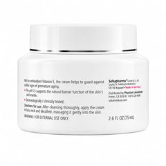 SEBAMED texture close-up of cream demonstrating fast-absorbing, non-greasy feel