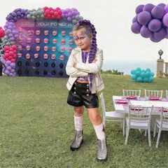 SEIKEA on child in ponytail demonstrating quick costume transformation