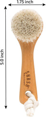 SHASH brush in wet use with foam, supports deep pore cleansing