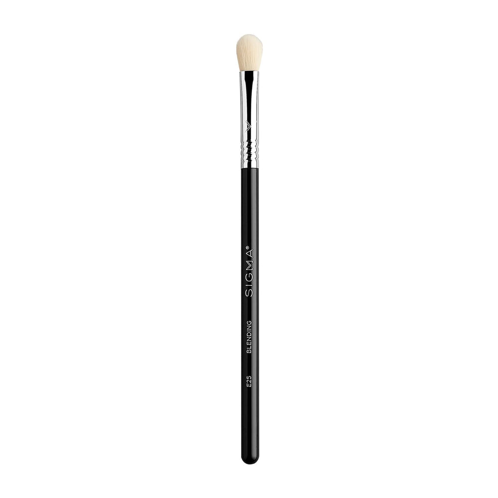 Sigma Beauty E25 front view showing round head for seamless blending benefit