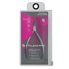 STALEKS PRO close-up of 7 mm inclined blades highlighting precision cutting