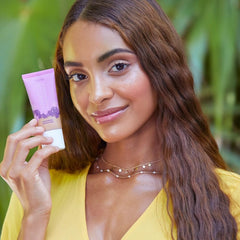 tarte maracuja oil ingredient shot highlighting nourishing vitamin C benefit