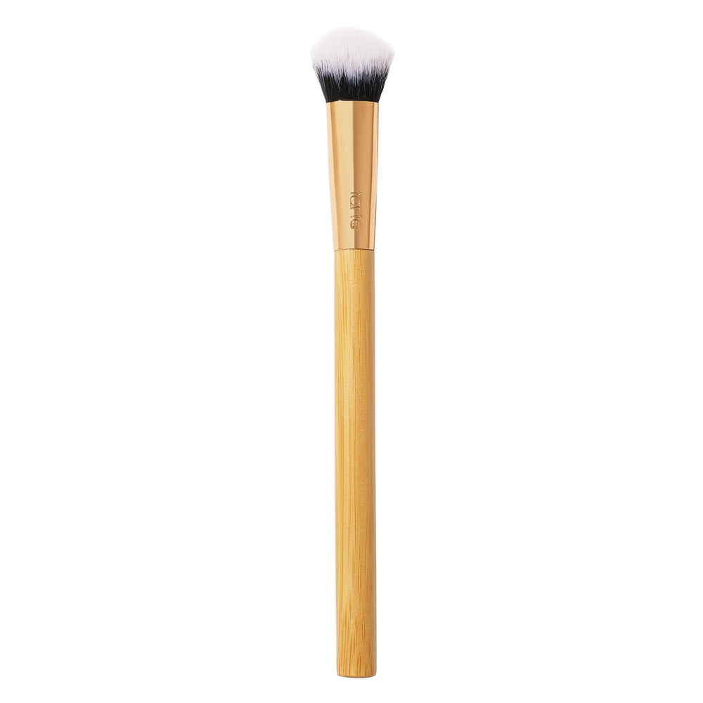tarte brush front view showing compact shape and precise application benefit