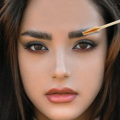 Tbestmax spoolie combing lashes in use illustrating clean application and separation benefit