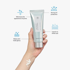 THANKYOU FARMER close-up droplet of essence illustrating hydrating texture benefit