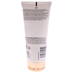 Wella Professionals Fusion close-up of conditioner cream texture, illustrates smoothing and detangling action