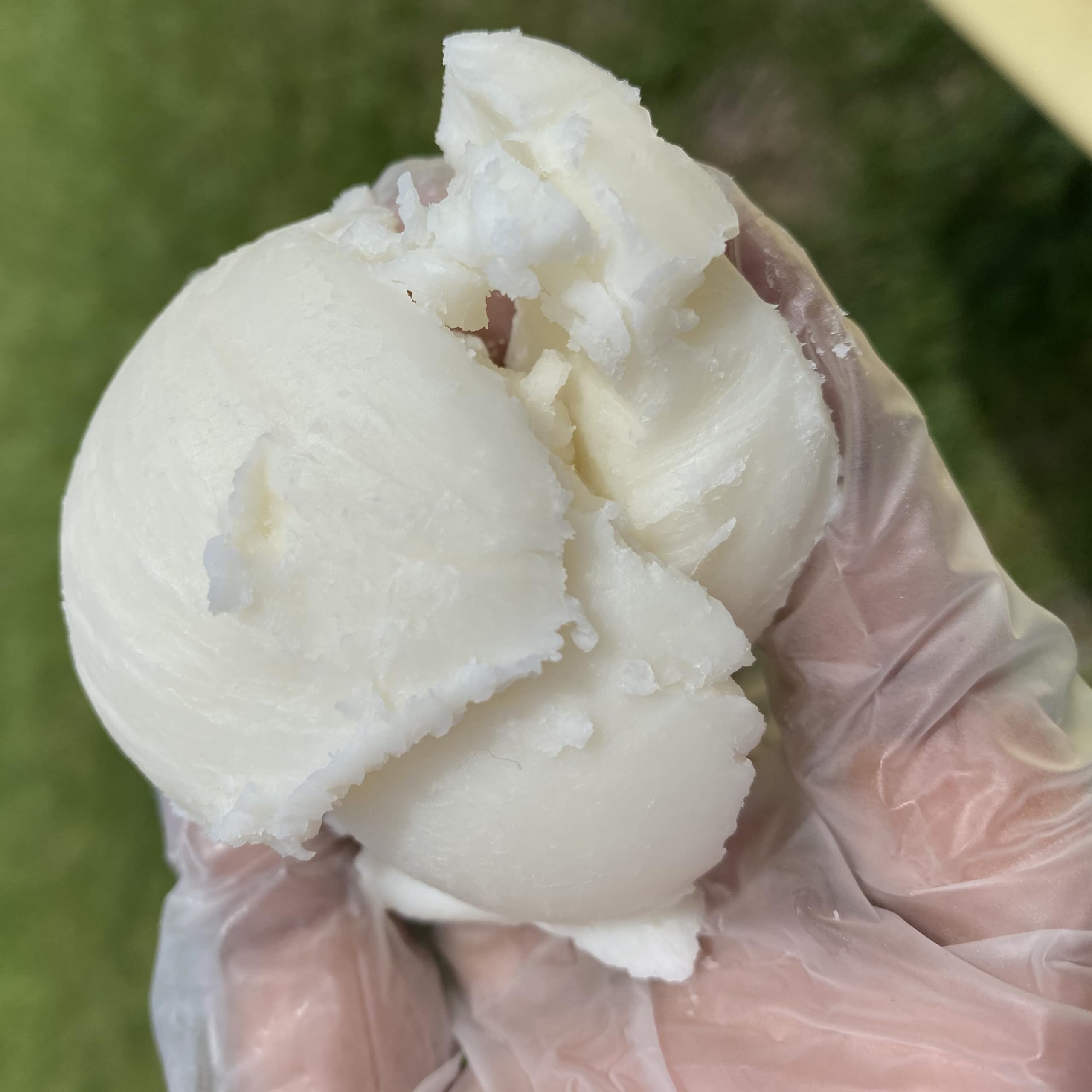 3CAYG spoon portion on scale illustrating accurate bulk quantity benefit