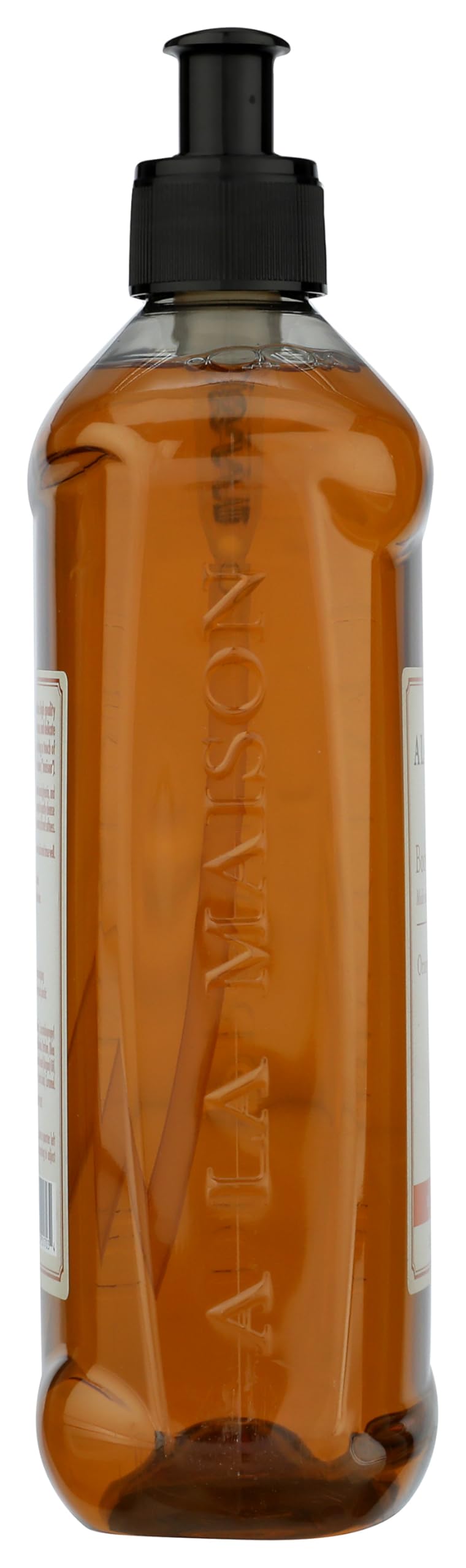 A LA MAISON close-up of natural oils and plant ingredients emphasizing hydration benefit