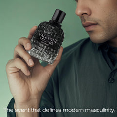 AFLUXE Valentine Milano spray in hand demonstrating easy application and balanced projection