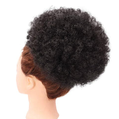 AISI QUEENS close-up of curly synthetic texture highlighting natural look