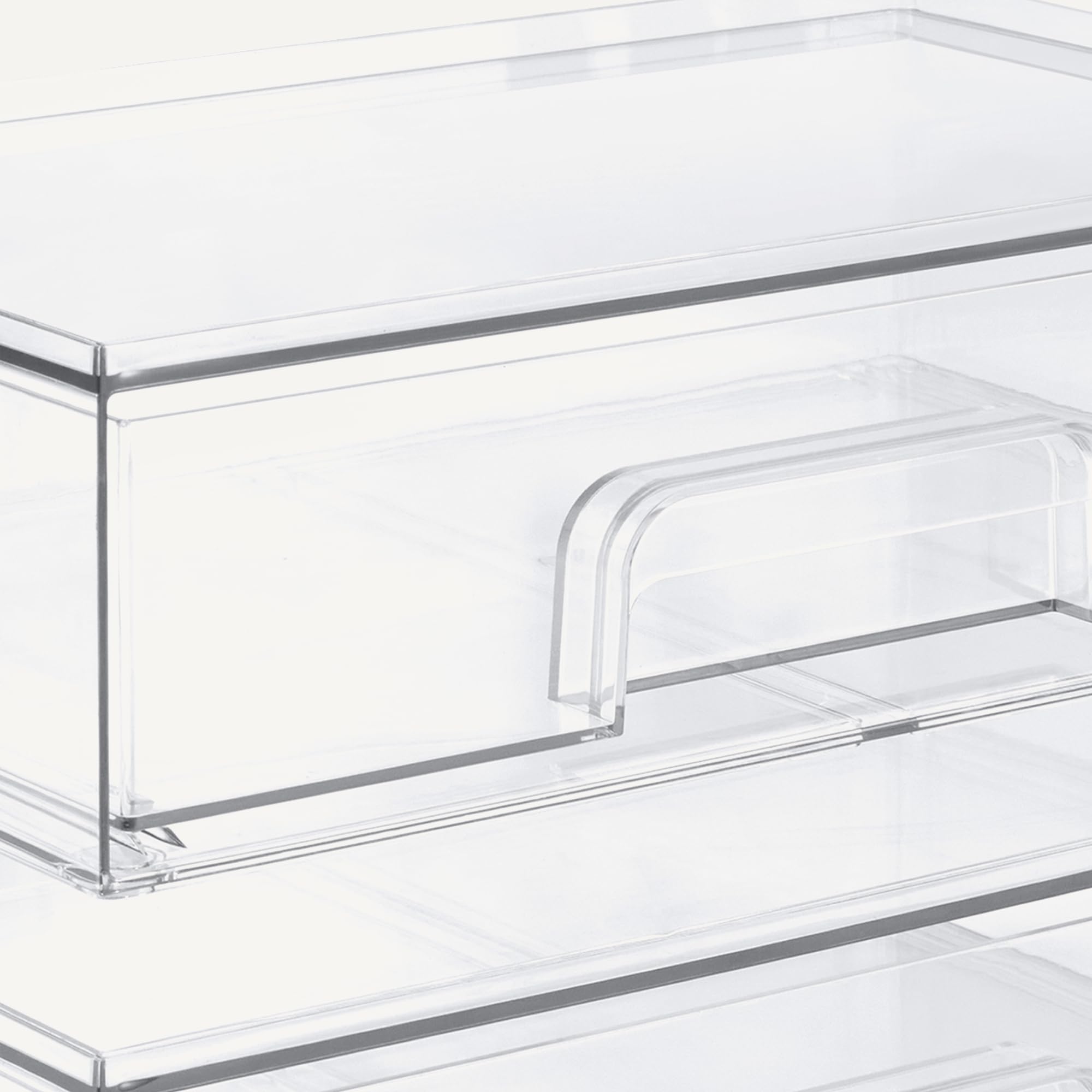 Amazon Basics interior view with organized palettes and brushes for quick access