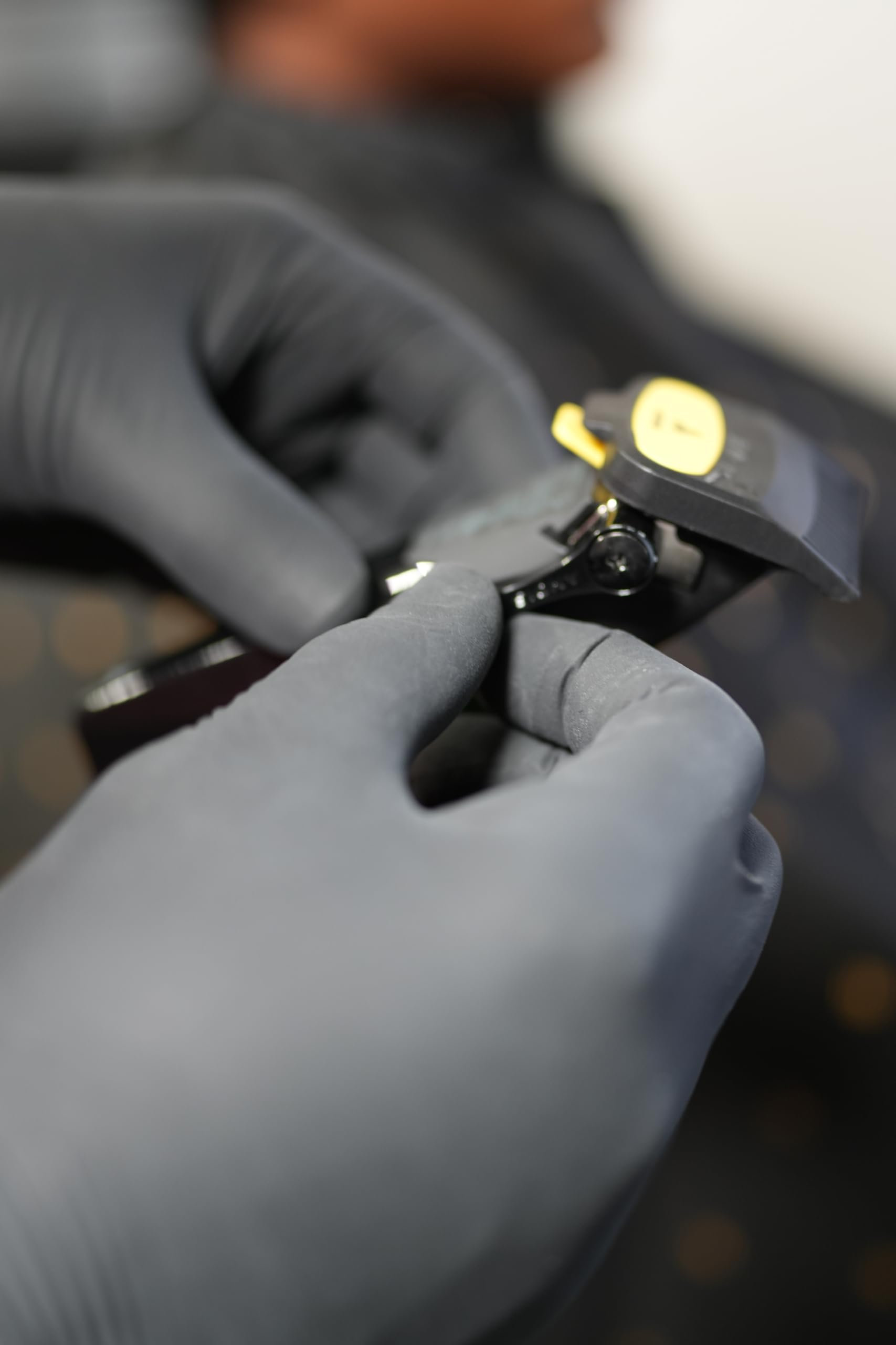 Andis Zephyr kit accessories detail showing combs oil brush and blade guard convenience
