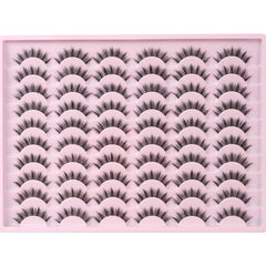 APCYUST lash in hand demonstrating easy application for beginners